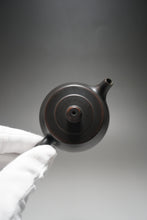 Load image into Gallery viewer, 70ml Shipiao Dark Nixing Teapot by Li Wenxin 李文新小石瓢 (深)