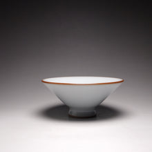 Load image into Gallery viewer, Qinghua Three Fish Moon White Ruyao Teacup 汝窑月白三鱼斗笠杯 70ml