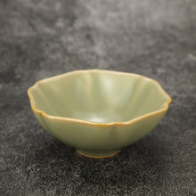 Load image into Gallery viewer, 70ml Jade Series Ruyao Sunflower Teacup 汝窑青玉釉葵口六方杯