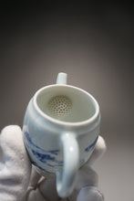 Load image into Gallery viewer, Qinghua Fish Motif Jingdezhen Porcelain Teapot 青花写意小高仕壶 70ml
