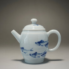 Load image into Gallery viewer, Qinghua Fish Motif Jingdezhen Porcelain Teapot 青花写意小高仕壶 70ml