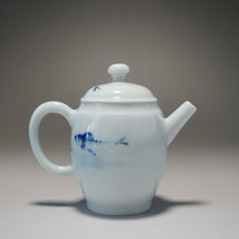Load image into Gallery viewer, Qinghua Fish Motif Jingdezhen Porcelain Teapot 青花写意小高仕壶 70ml