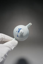 Load image into Gallery viewer, Qinghua Fish Motif Jingdezhen Porcelain Teapot 青花写意小高仕壶 70ml