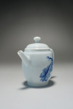 Load image into Gallery viewer, Qinghua Little Bird Jingdezhen Porcelain Teapot 青花写意小高仕壶 70ml