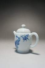 Load image into Gallery viewer, Qinghua Little Bird Jingdezhen Porcelain Teapot 青花写意小高仕壶 70ml
