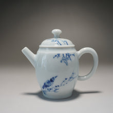 Load image into Gallery viewer, Qinghua Bird on Branch Jingdezhen Porcelain Teapot 青花写意小高仕壶 70ml