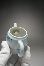 Load image into Gallery viewer, Qinghua Bird on Branch Jingdezhen Porcelain Teapot 青花写意小高仕壶 70ml