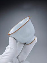 Load image into Gallery viewer, 75ml Moon White Ruyao Teacup, 月白汝窑茶杯
