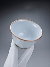 Load image into Gallery viewer, 75ml Moon White Ruyao Teacup, 月白汝窑茶杯