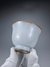 Load image into Gallery viewer, 75ml Moon White Ruyao Teacup, 月白汝窑茶杯