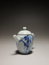 Load image into Gallery viewer, 80ml Fully handmade Qinghua Gaoshi Teapot by Master Kuangshi 艺品青花小高仕壶