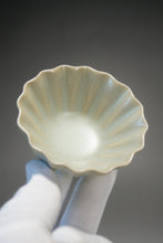 Load image into Gallery viewer, 80ml Renaissance Series Ruyao Six Lobe Teacup 汝窑复古釉十六瓣杯