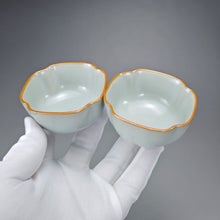 Load image into Gallery viewer, Pair of Matching 50ml Four Lobed Ruyao Teacups 汝窑天青四瓣花对杯