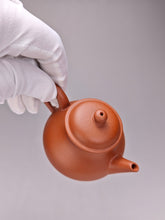 Load image into Gallery viewer, Zhuni Bale Shuiping Yixing Teapot 朱泥芭乐水平 80ml
