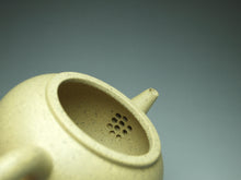 Load image into Gallery viewer, Benshan Lüni Little Shuiping Yixing Teapot 本山绿泥小水平 80ml