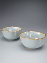 Load image into Gallery viewer, Pair of Matching 50ml Four Lobed Ruyao Teacups 汝窑天青四瓣花对杯