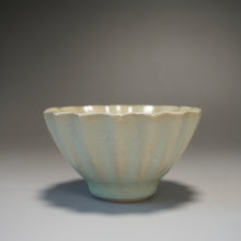 Load image into Gallery viewer, 80ml Renaissance Series Ruyao Six Lobe Teacup 汝窑复古釉十六瓣杯
