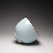 Load image into Gallery viewer, 80ml Straight Wall Royal Jade Ruyao Teacup 汝窑御青直立杯