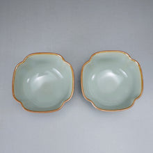 Load image into Gallery viewer, Pair of Matching 50ml Four Lobed Ruyao Teacups 汝窑天青四瓣花对杯