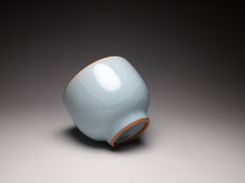 Load image into Gallery viewer, 80ml Straight Wall Royal Jade Ruyao Teacup 汝窑御青直立杯