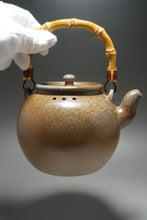 Load image into Gallery viewer, Wood Fired Baiyuduan Yixing Clay Round Kettle 白玉段柴烧烧水壶 820ml