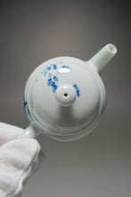 Load image into Gallery viewer, Qinghua Orchid Jingdezhen Fine Porcelain Teapot by Master KuangShi 青花匡石手绘高士壶-兰花 85ml
