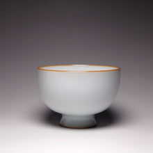 Load image into Gallery viewer, 85ml Moon White Ruyao Goblet Teacup 月白高脚杯