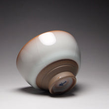 Load image into Gallery viewer, 85ml Ltd. Ed. Ruyao FangHua Master Teacup 汝窑芳华主人杯