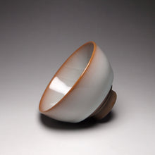 Load image into Gallery viewer, 85ml Ltd. Ed. Ruyao FangHua Master Teacup 汝窑芳华主人杯