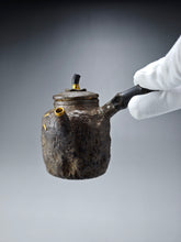 Load image into Gallery viewer, 999 Pure Silver Wabi Sabi Meteorite Series with Gold Plating by Master Hong JinHong 全手工纯银999洪金鸿制大师银侧把壶 175ml