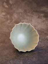 Load image into Gallery viewer, 90ml Renaissance Series Ruyao Lotus Teacup 汝窑复古釉荷瓣杯