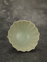 Load image into Gallery viewer, 90ml Renaissance Series Ruyao Lotus Teacup 汝窑复古釉荷瓣杯