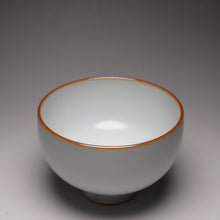 Load image into Gallery viewer, 95ml Moon White Ruyao High Base Teacup 月白汝窑高足杯