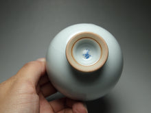 Load image into Gallery viewer, 95ml Moon White Ruyao High Base Teacup 月白汝窑高足杯