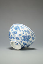 Load image into Gallery viewer, Wood Fired Qinghua Flowers Jingdezhen Porcelain Teacup 柴窑青花花卉杯 100ml