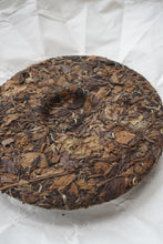 Load image into Gallery viewer, 2016 Sanquan SHOUMEI White Tea from Fuding 三泉白茶寿眉