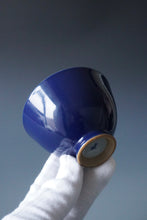 Load image into Gallery viewer, 120ml Jilan Blue Ruyao Chicken Heart Teacup 善窑汝窑霁蓝鸡心杯