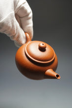Load image into Gallery viewer, Zhuni Dahongpao Bian Shuiping Yixing Teapot 朱泥大红袍扁水平 120ml