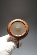 Load image into Gallery viewer, 130ml Brown Bian Hanwa Nixing Teapot by Li Wenxin 李文新坭兴扁汉瓦 (深)