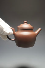 Load image into Gallery viewer, Red Dicaoqing Zhihu Yixing Teapot 底槽清执壶偏红 165ml