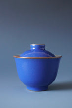 Load image into Gallery viewer, Blue Ruyao Gaiwan by KengKou Studio 坑口烧汝窑霁蓝盖碗