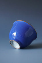 Load image into Gallery viewer, Blue Ruyao Gaiwan by KengKou Studio 坑口烧汝窑霁蓝盖碗