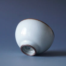 Load image into Gallery viewer, 85ml Moon White Ruyao Teacup by KengKou Studio 坑口烧汝月白品茗杯