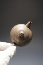 Load image into Gallery viewer, Qingduan Julun Yixing Teapot 青段巨轮珠 150ml