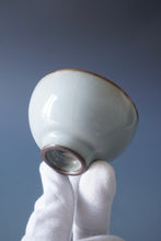 Load image into Gallery viewer, 85ml Moon White Ruyao Teacup by KengKou Studio 坑口烧汝月白品茗杯