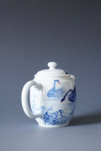 Load image into Gallery viewer, Qinghua Swans Jingdezhen Fine Porcelain Teapot by Master KuangShi 青花匡石手绘天鹅高仕壶 95ml