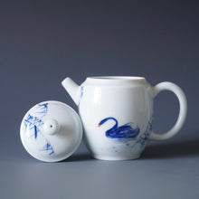 Load image into Gallery viewer, Qinghua Swans Jingdezhen Fine Porcelain Teapot by Master KuangShi 青花匡石手绘天鹅高仕壶 95ml