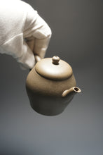 Load image into Gallery viewer, Qingduan Wengxing Yixing Teapot 青段瓮形 160ml