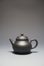 Load image into Gallery viewer, Heini (Wuhui Zhuni) Bale Shuiping Yixing Teapot 捂灰朱泥芭乐水平 100ml