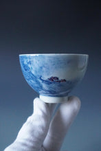 Load image into Gallery viewer, 100ml Qinghua Hermit Jingdezhen Porcelain Teacup by KuangShi 青花匡石手绘泼墨隐士杯